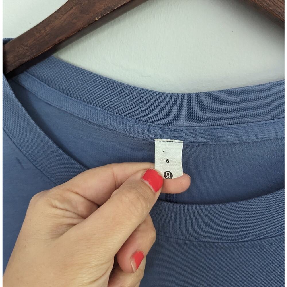 Women's Lululemon Top 6 Cornflower Blue Long Sleeve Tshirt Blouse Workout - Picture 3 of 6